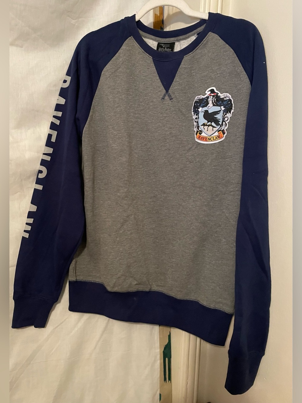 Harry Potter Ravenclaw Crest Crewneck Sweatshirt Gray Navy Medium Cotton